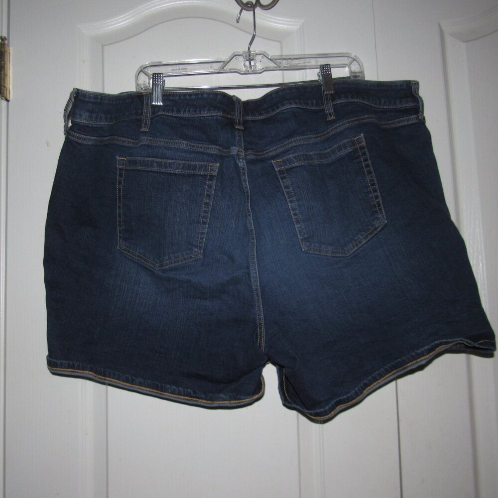 Torrid Perfect 3.5” Dark Wash Denim Shorts Plus Size 26 High Rise Stretch Casual - Picture 3 of 6